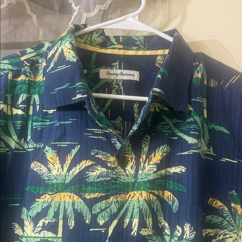 Tommy Bahama Cotton Silk tropical camp shirt size XL - Picture 2 of 7